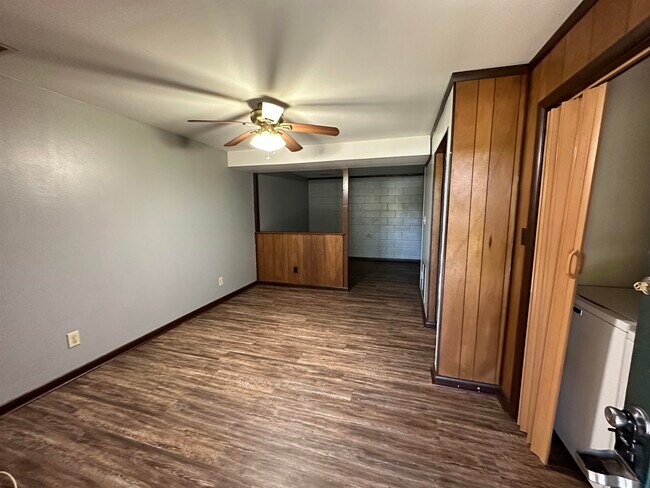 Building Photo - 1413 McCauley Rd