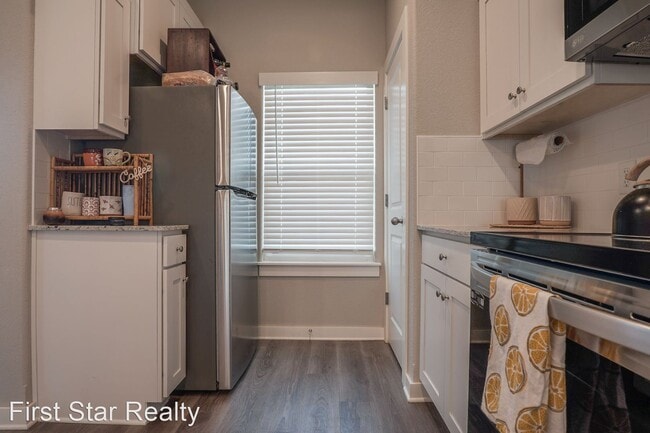 Building Photo - 2 br, 2.5 bath House - 642 N Littleleaf Te...