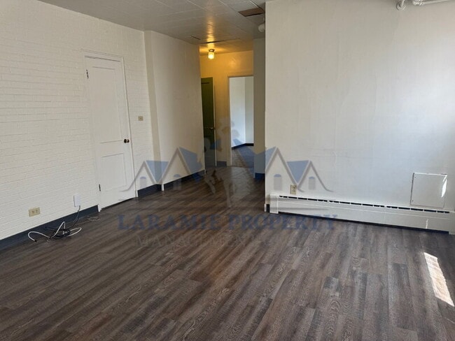 Building Photo - 309 S 10th St