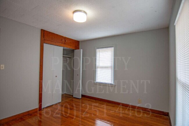 Building Photo - Charming 3-Bed 1-Bath Home