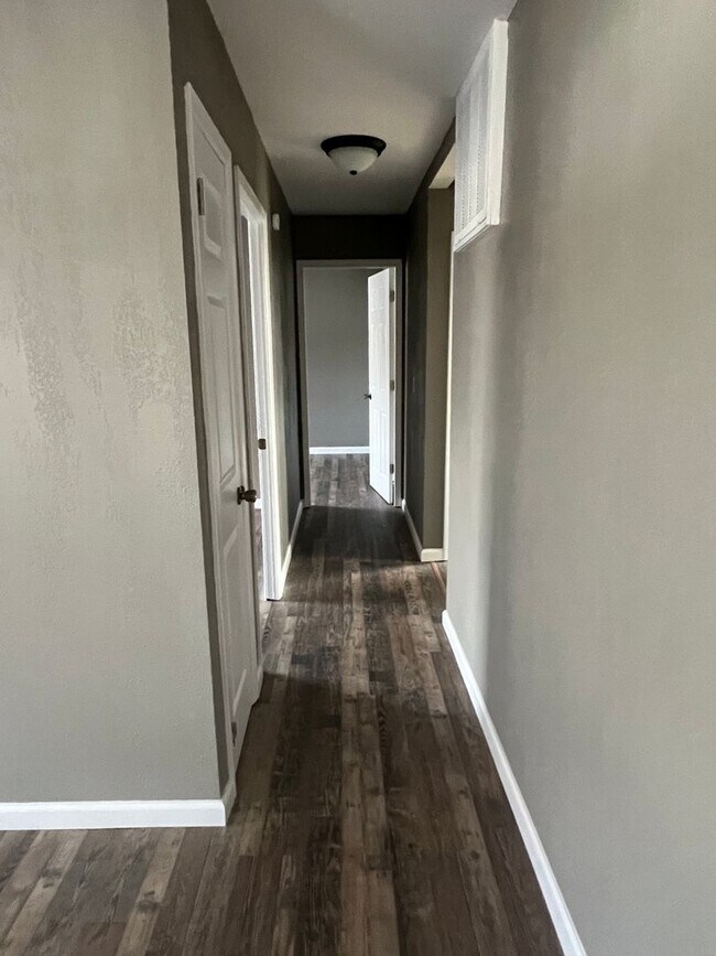 Foto del edificio - 617 W Owens St