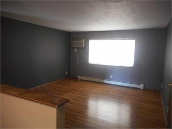 Building Photo - 4451 Vasey Ave