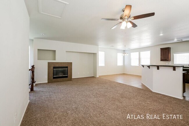 Foto del edificio - 6320 Alpine Tree Ave