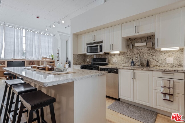 Building Photo - 420 San Pedro St