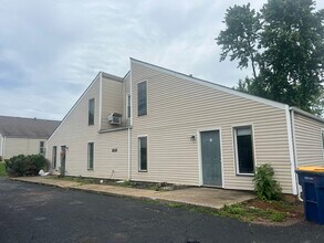 Building Photo - 1722 Oshea St