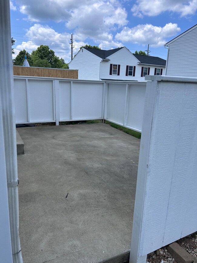 Building Photo - 6553 Engle Rd