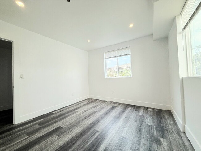 Building Photo - 2853 Cincinnati St