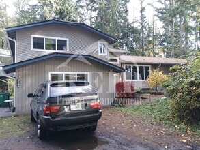 Building Photo - 4060 NE Kedros Dr