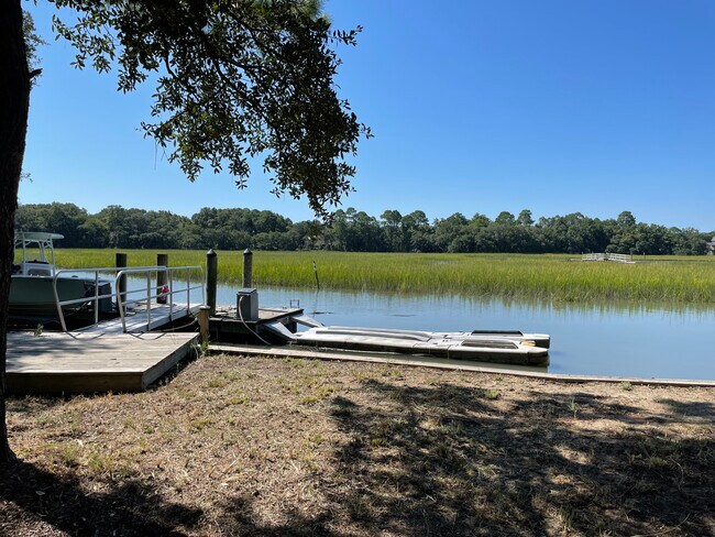 Building Photo - 1055 Hills Plantation Dr