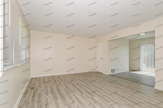 Foto del edificio - 1290 Acredale Dr