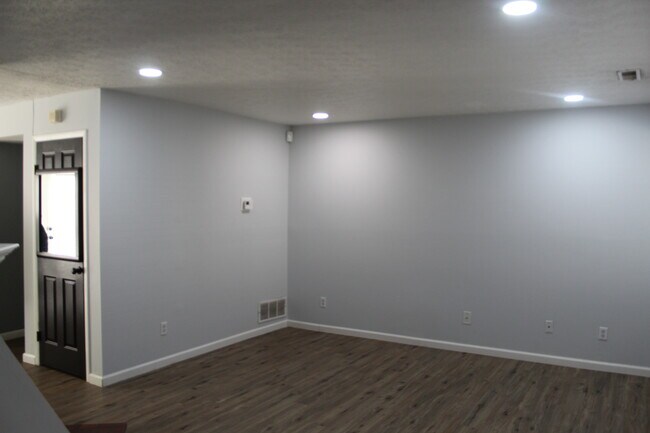 Foto del edificio - 1823 Worthington Run Dr