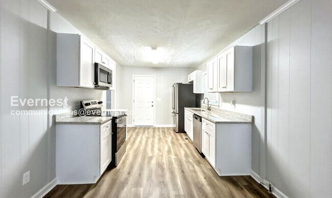 Building Photo - 2507 Dawn Dr