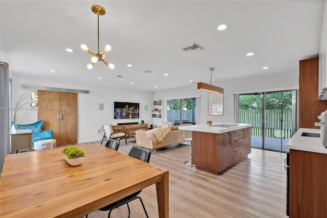 Foto del edificio - 8610 NW 25th St