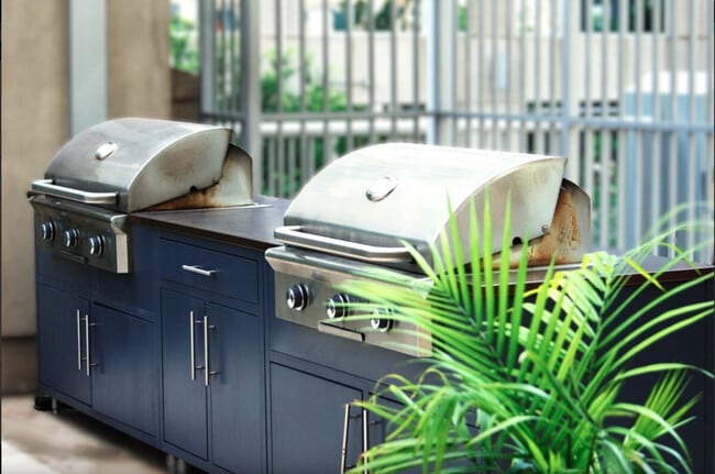 Building Photo - 300 S Church St