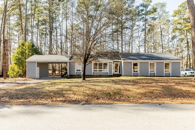 Building Photo - 624 Short Spoon Cir