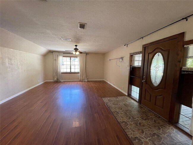 Building Photo - 2525 Emma Cir