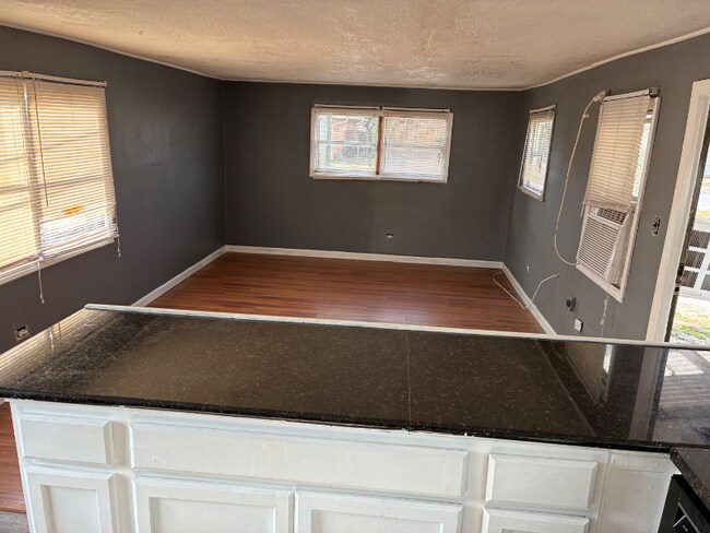 Foto del edificio - 47 Brenda Ln