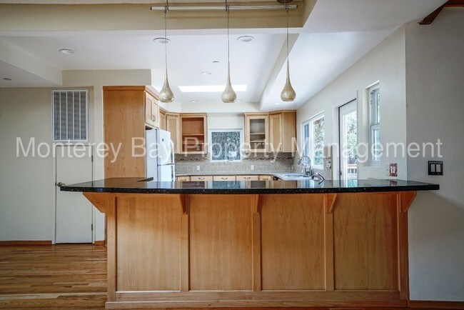Building Photo - Pebble Beach Beauty!