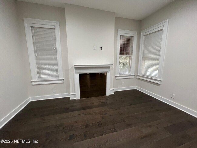Foto del edificio - 1541 Riverside Ave