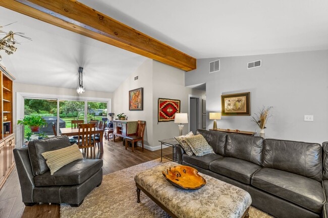 Foto del edificio - Fantastic 4-Bedroom with Updated Kitchen &...