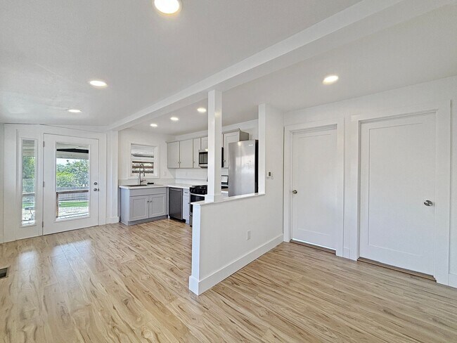 Foto del edificio - Charming 2BD/1BA Home in Cherokee Point W/...