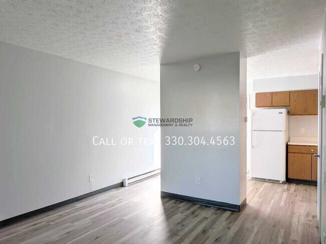 Foto del edificio - 235 Engadine Ct