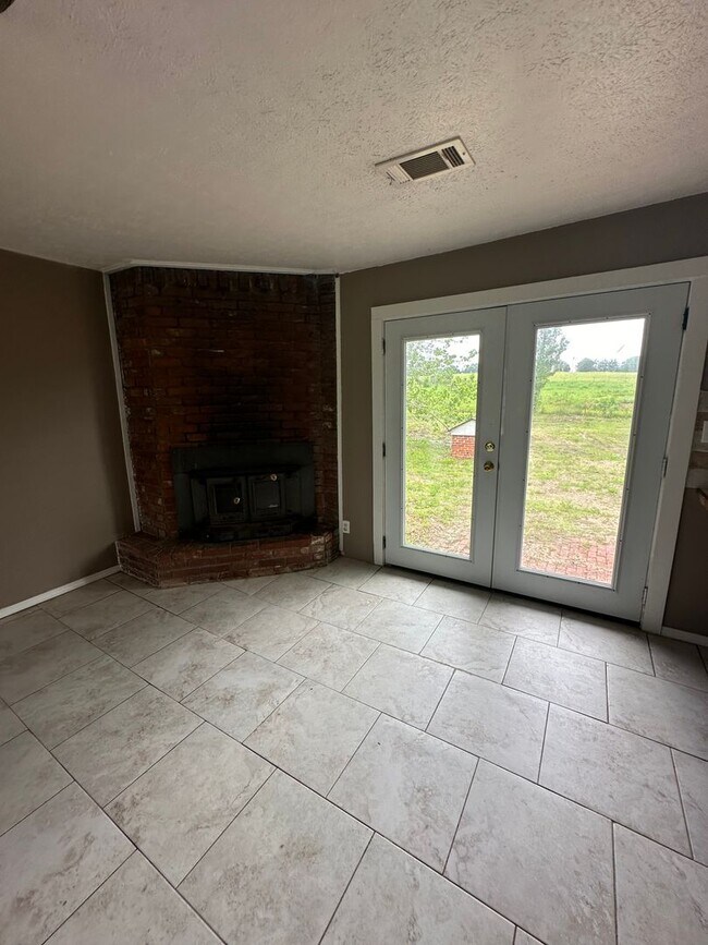 Foto del edificio - 439 Oak Grove Rd