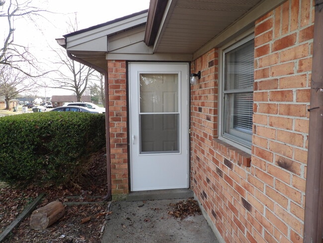 Building Photo - 115 Potomac Ct