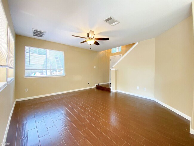 Building Photo - 3 br, 2.5 bath Duplex - 833 Sagewood Trl