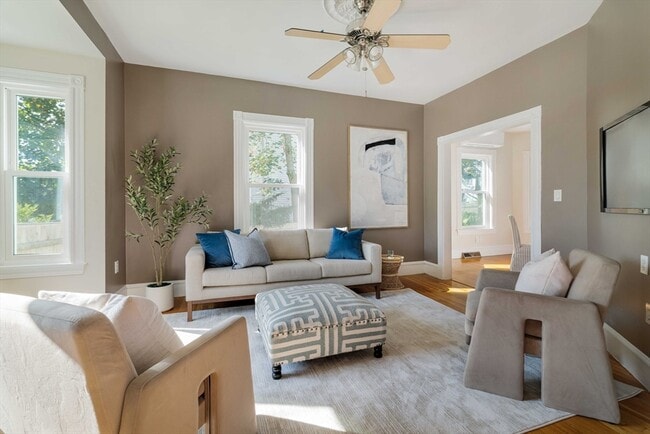 Foto del edificio - 87 College Ave