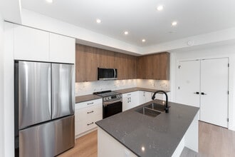 Building Photo - 809 Arncote Ave