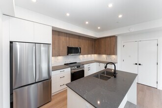 Building Photo - 809 Arncote Ave