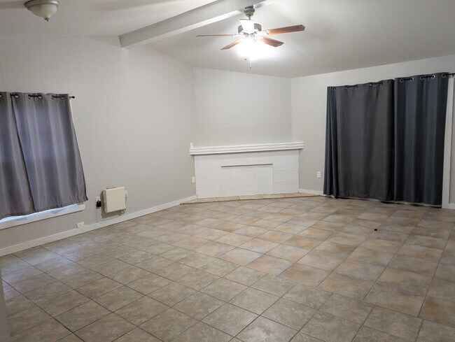 Foto del edificio - 714 59th Ave Dr W