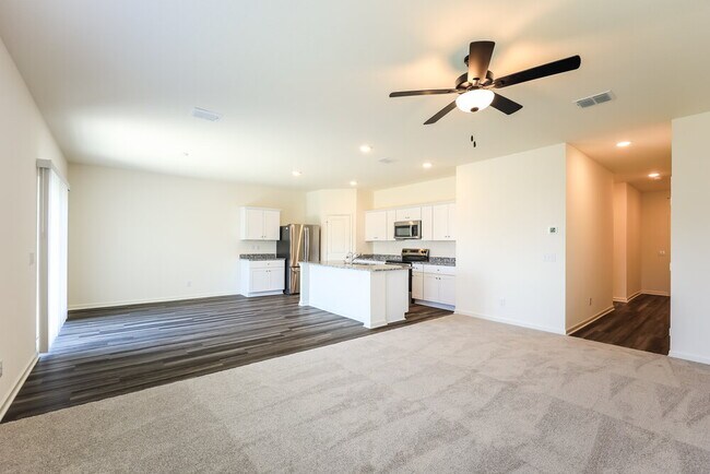 Building Photo - 5539 Bluebell Mdw