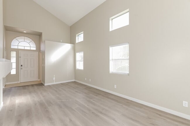 Building Photo - 2181 Hearts Club Dr