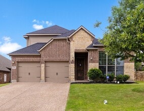 Building Photo - 3000 Waterglen Dr