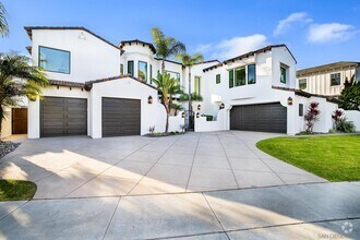 Building Photo - 1070 Coronado Ave