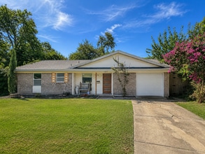 Building Photo - 1300 Timberlake Cir
