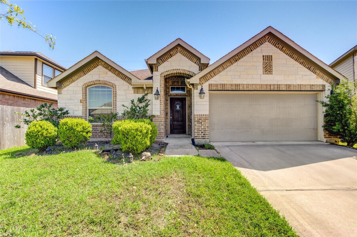 Foto principal - 4519 Apple Point Ln