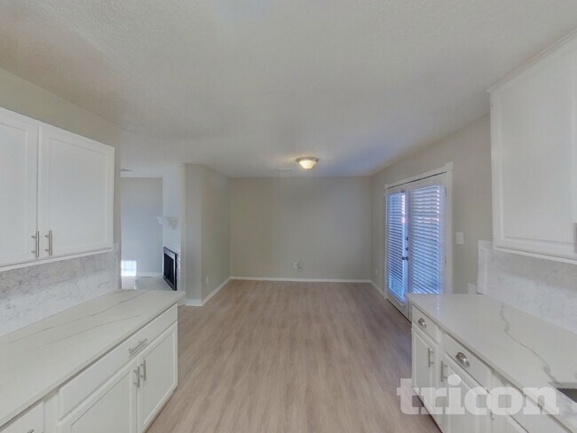 Foto del edificio - 3416 Tulip Ln