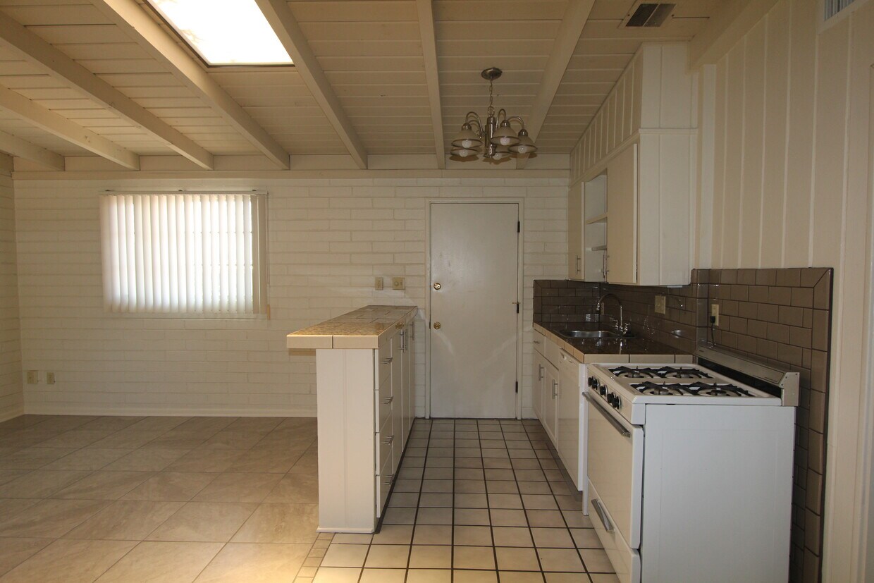Foto principal - 726 E Adams St