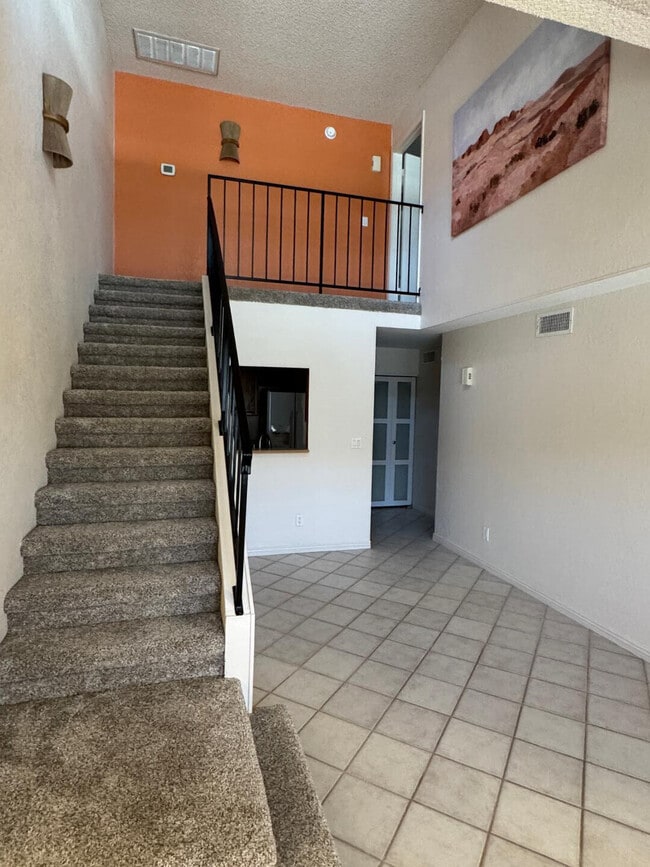 Building Photo - 8625 E Belleview Pl