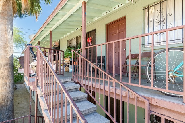 Building Photo - Taylor Street Apartments