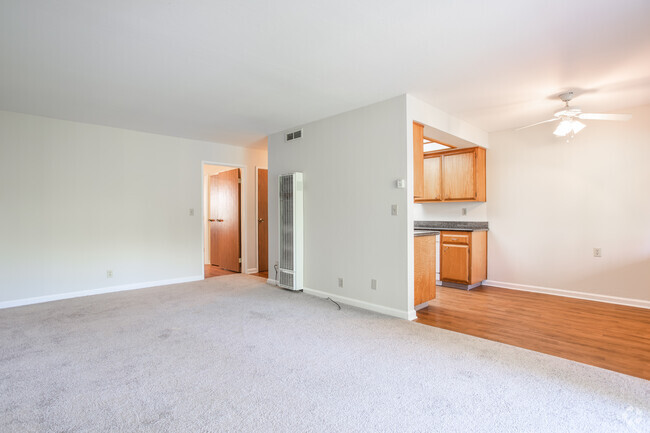 1BR, 1BA - 1A Downstairs - 728 SF - Walnut Hills Apartments