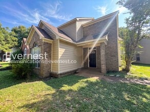 Building Photo - 7900 Hunter's Crossing