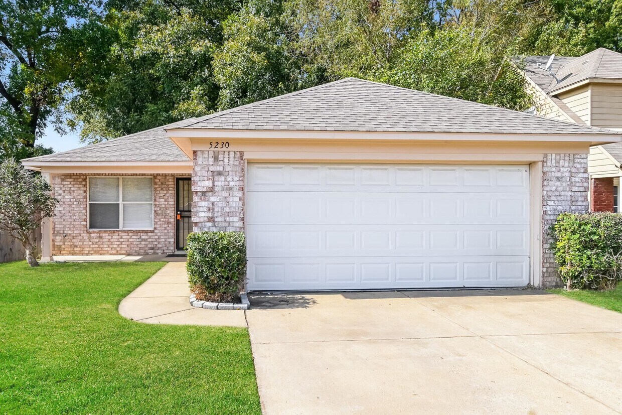 Foto principal - 5230 Bucksport Ln
