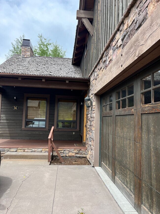 Foto del edificio - 3 Bedroom, 3.5 Bath Home in Teton Springs – Victor, ID | Available Now