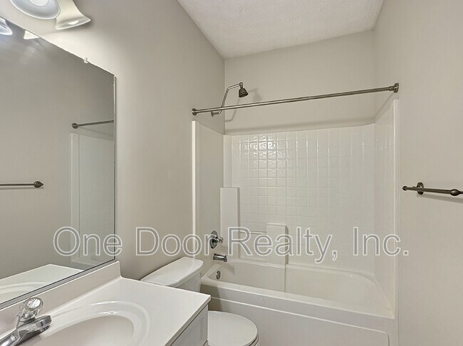 Foto del edificio - 6268 Chelsea Crescent