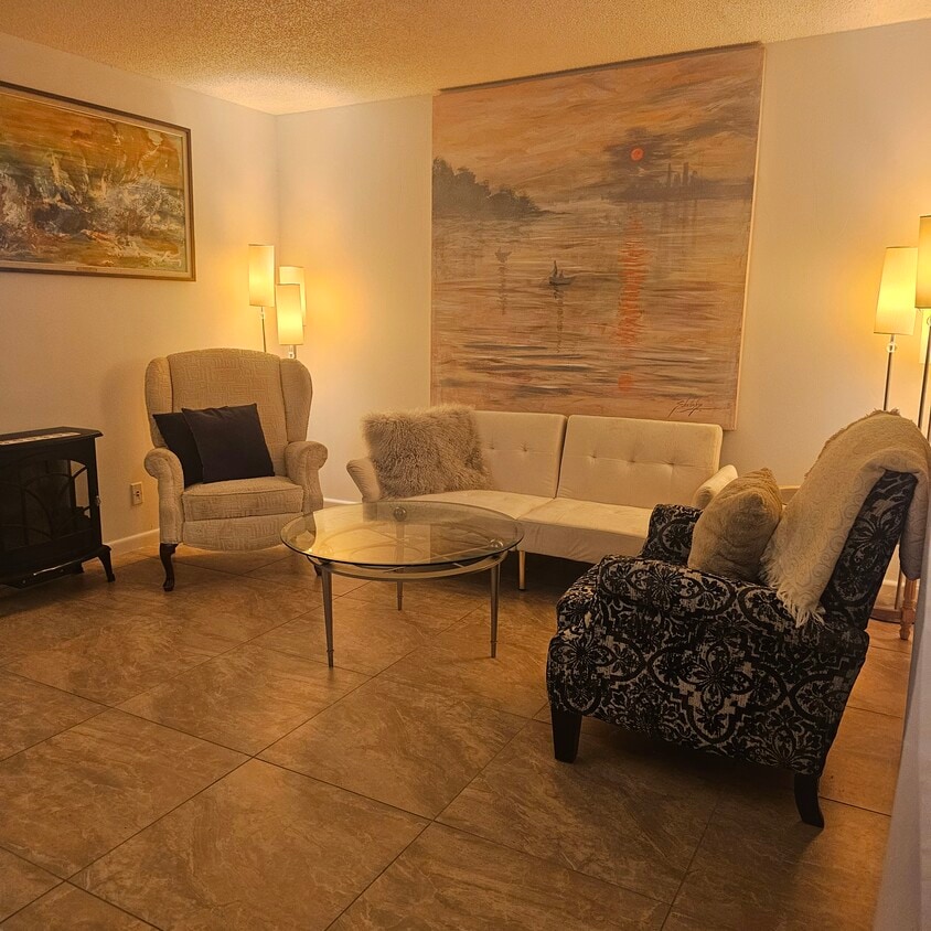 Foto principal - 1071 Yarmouth D