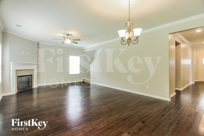 Foto del edificio - 7009 Elm Crest Cir
